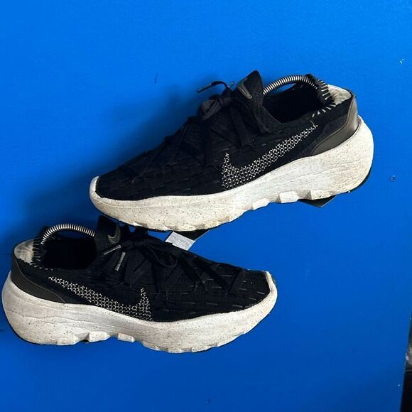 Nike Space Hippie 04 Womens Sneakers Black Smoke Grey Size 10.5 DA2725-001